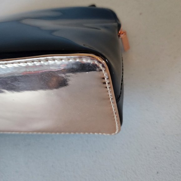 Ted Baker Travel Bag "EUC" - Picture 9 of 14